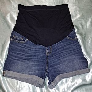 Maternity shorts